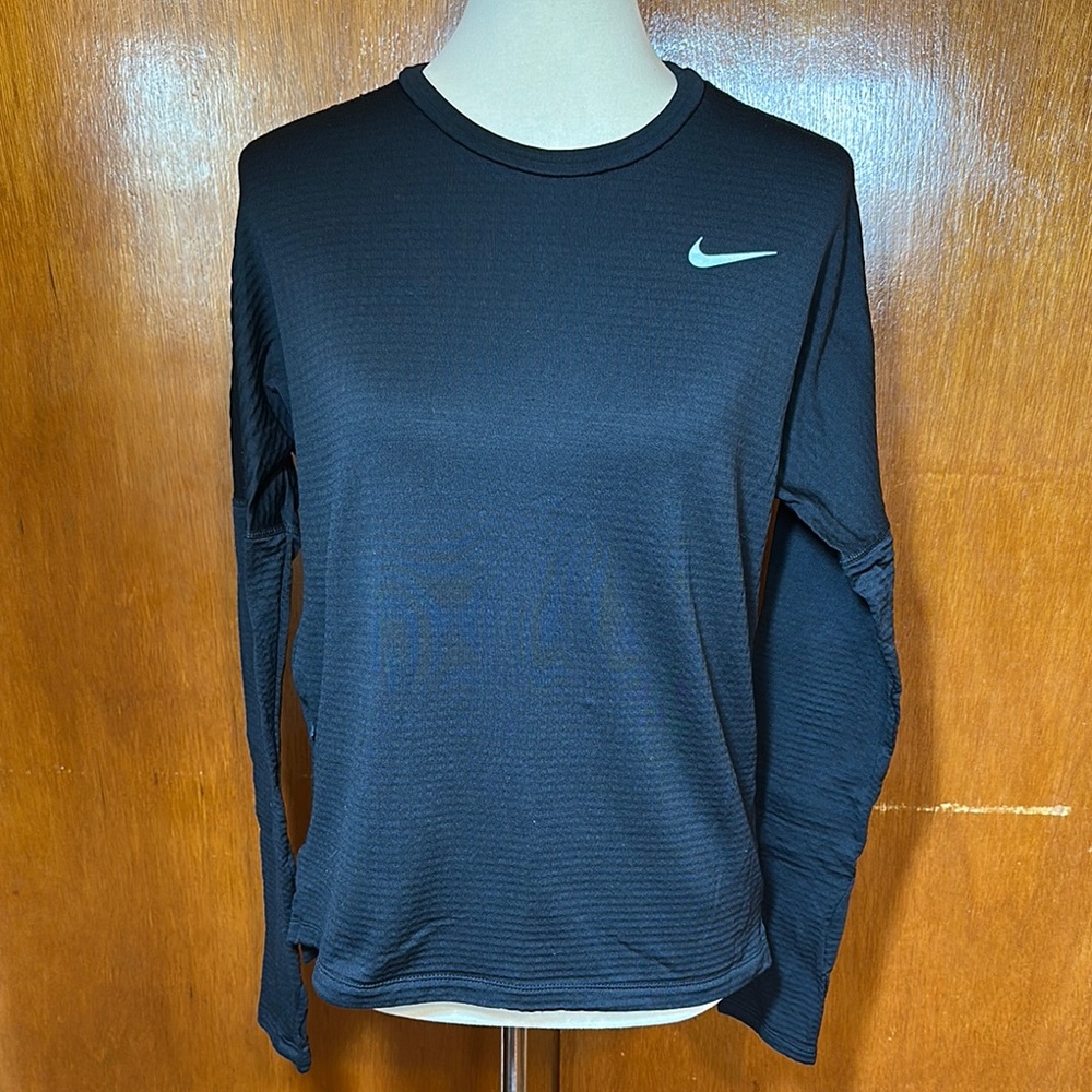 Nike Women’s Black Long Sleeve Tee